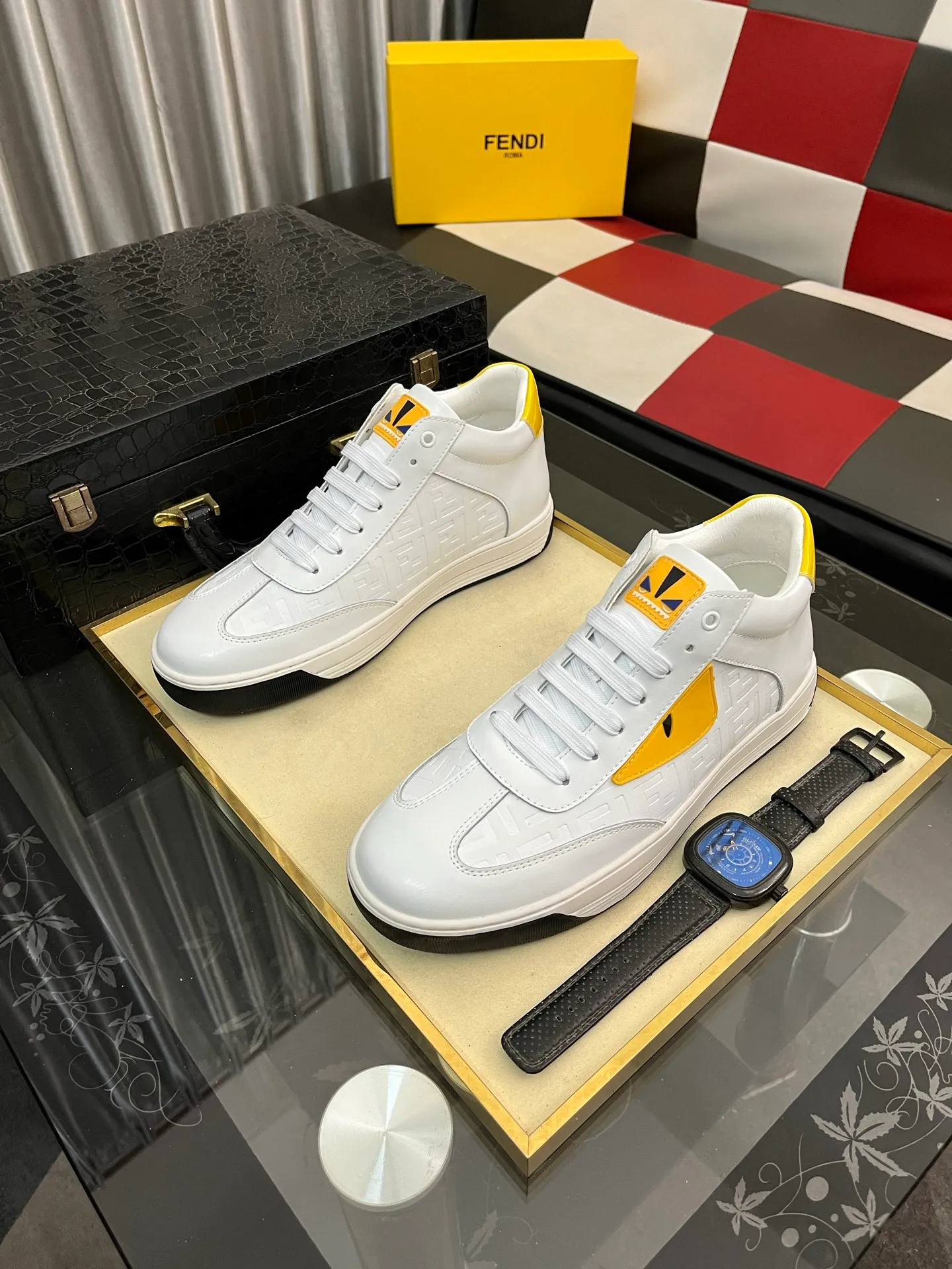Ex-factory price: 420⌚️⌚️[Fendi] Fendi’s latest casual shoes for men! Available at counters simultaneously! A one-to-one replica of the original. The surface is made entirely of imported first-layer calfskin with crocodile pattern, the interior is made of first-layer water-dyed cowhide, and the original factory-supplied rubber outsole. Leading new fashion concepts. Matching code: 38-442️⃣Colors available